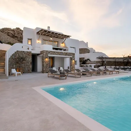 Luxury With Stunning Views Above Kalo Livadi Villa *