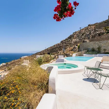 Luxury With Stunning Views Above Kalo Livadi וילה