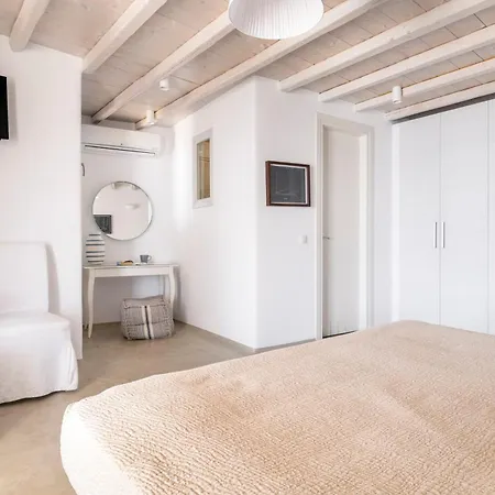 Luxury With Stunning Views Above Kalo Livadi Villa *