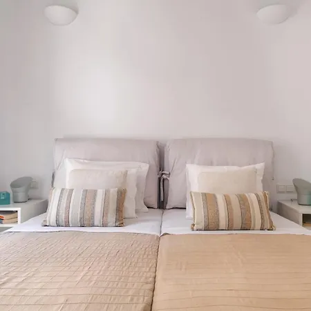 Luxury With Stunning Views Above Kalo Livadi Vila