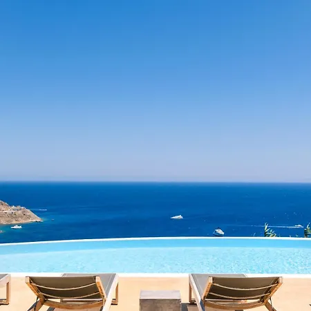 Luxury With Stunning Views Above Kalo Livadi Vila *