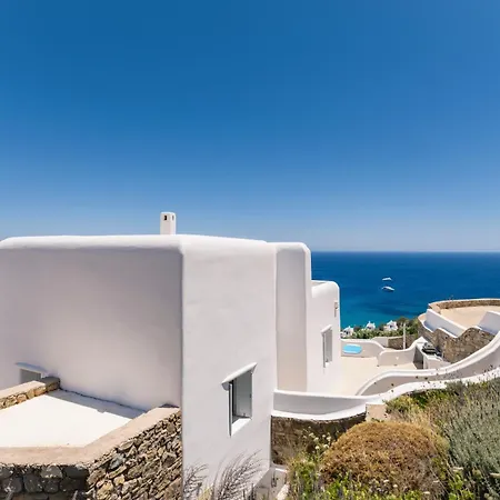 Luxury With Stunning Views Above Kalo Livadi Ano Mera