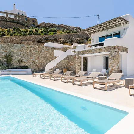 Luxury With Stunning Views Above Kalo Livadi Ano Mera